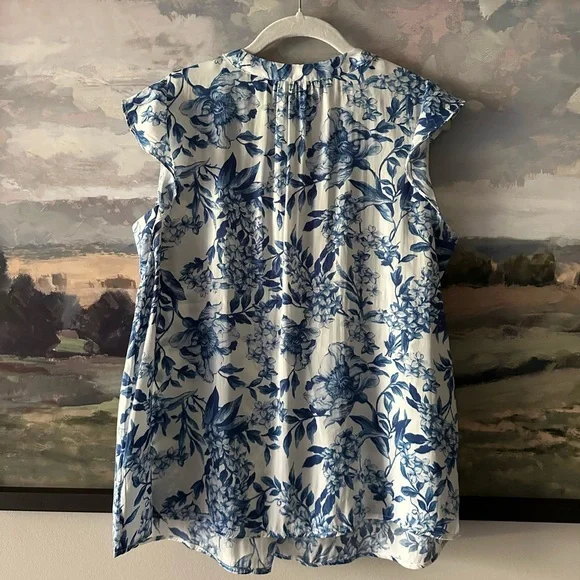 Cupcakes & Cashmere Blue and White Floral Blouse - Picture 3 of 5